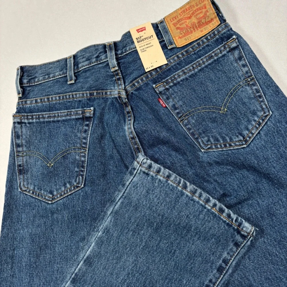 NEW Levi's 517 Bootcut Jeans Mens 30x30 Blue Medium Wash Slim Thigh Denim